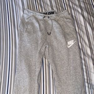 nike joggers, like new size small